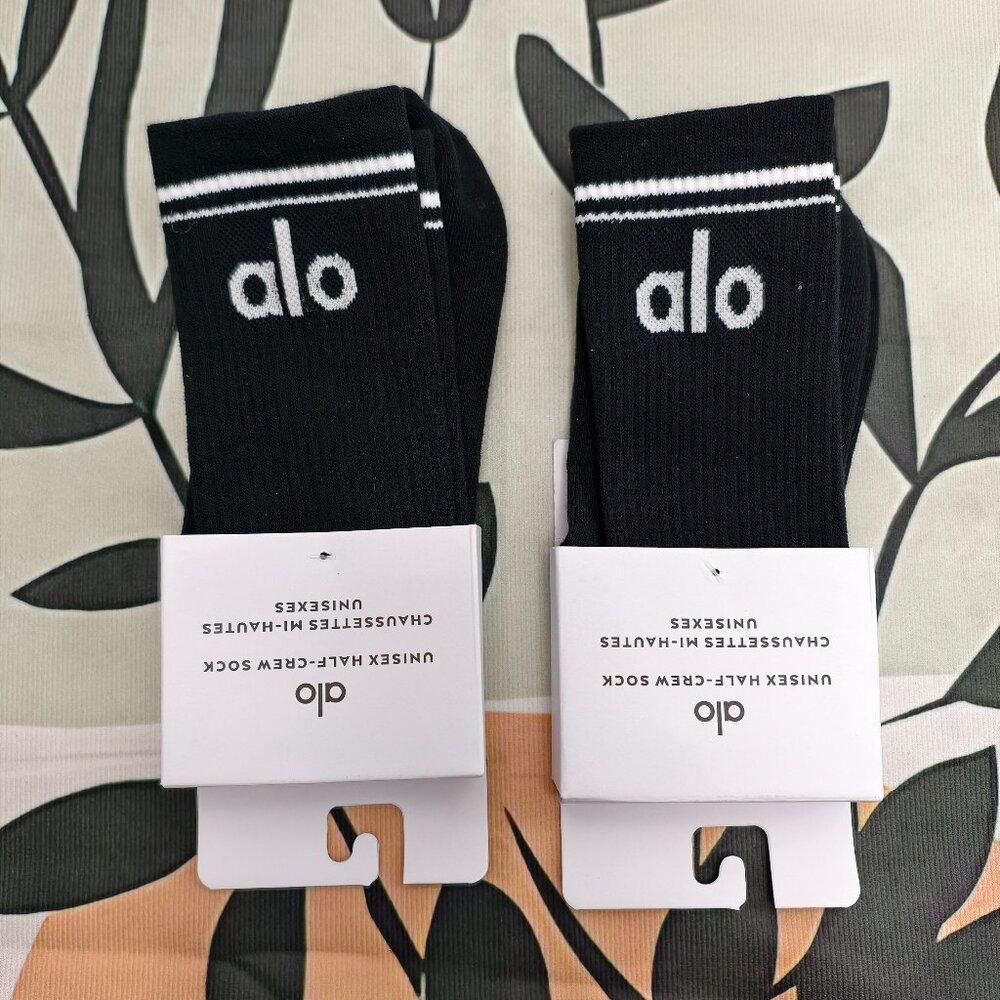 NWT - ALO Yoga Socks 2 Pairs
